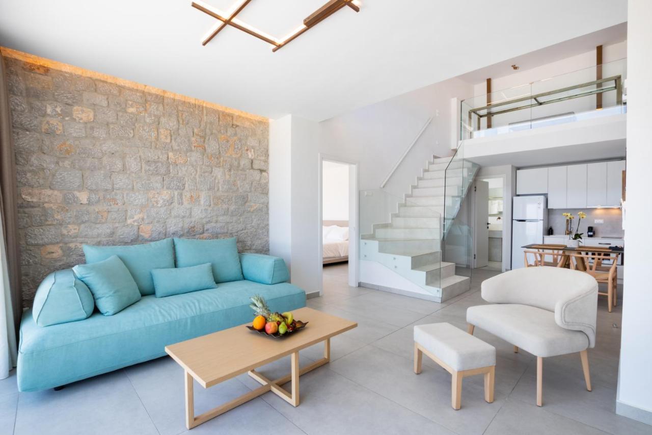 Aros Luxury Villa *