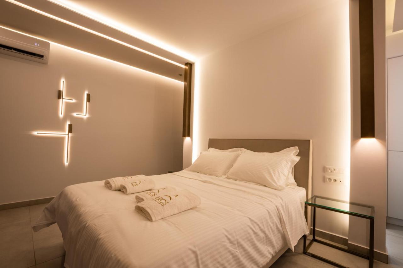 Aros Luxury Villa *